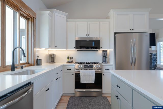 6955 Fir Grove Ln N, Keizer, OR 97303