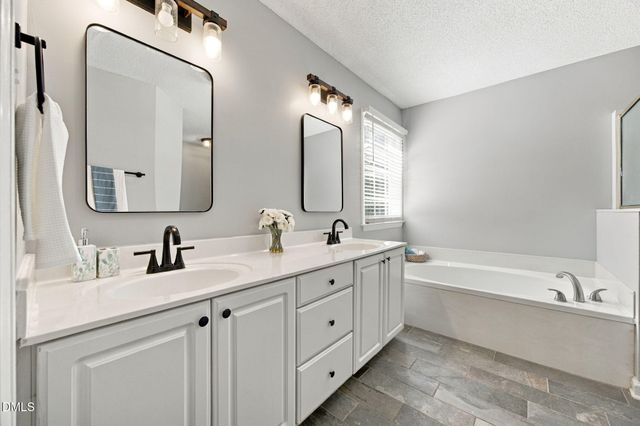 5109 Knightsbridge Way, Raleigh, NC 27604