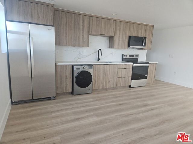 3209 W 18th Street 4, Los Angeles, CA 90019