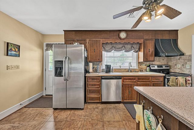 5040 Pleasant Hill DR, Roanoke, VA 24018