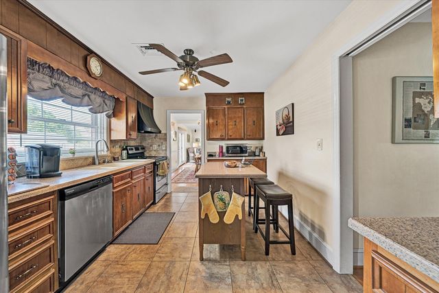 5040 Pleasant Hill DR, Roanoke, VA 24018