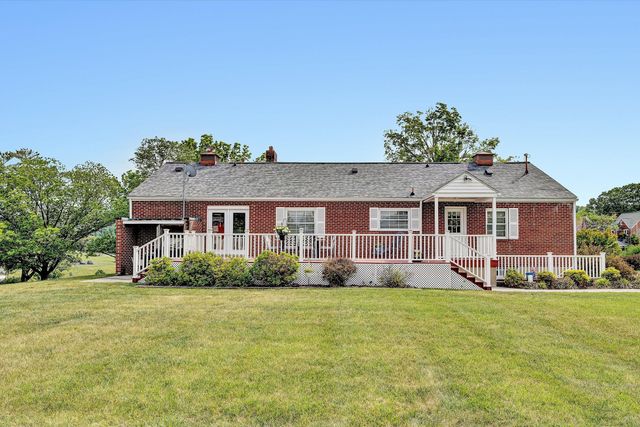 5040 Pleasant Hill DR, Roanoke, VA 24018
