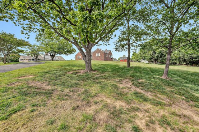 5040 Pleasant Hill DR, Roanoke, VA 24018