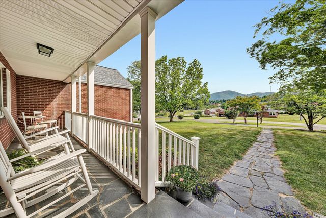 5040 Pleasant Hill DR, Roanoke, VA 24018