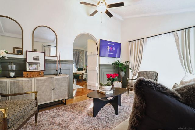 627 S Rembrandt Avenue, Royal Oak, MI 48067