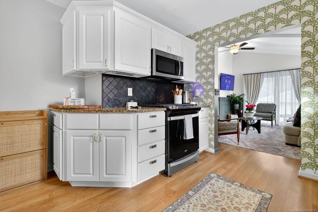 627 S Rembrandt Avenue, Royal Oak, MI 48067