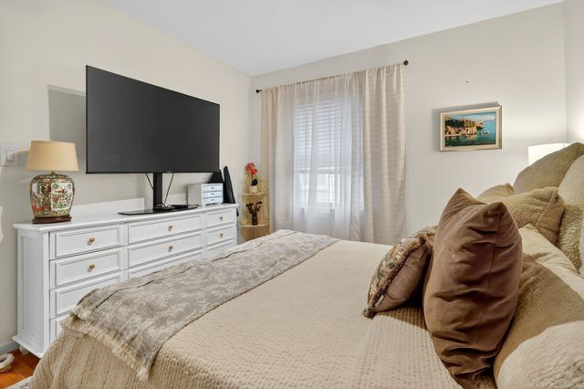 627 S Rembrandt Avenue, Royal Oak, MI 48067