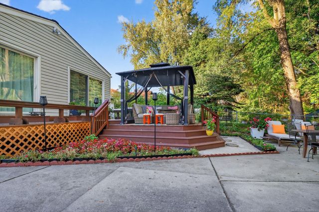 627 S Rembrandt Avenue, Royal Oak, MI 48067