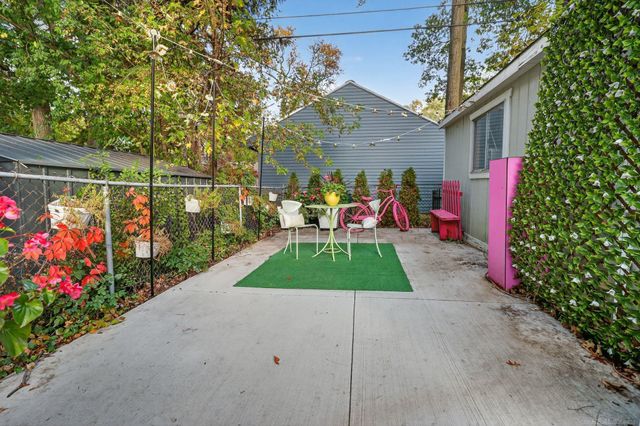 627 S Rembrandt Avenue, Royal Oak, MI 48067