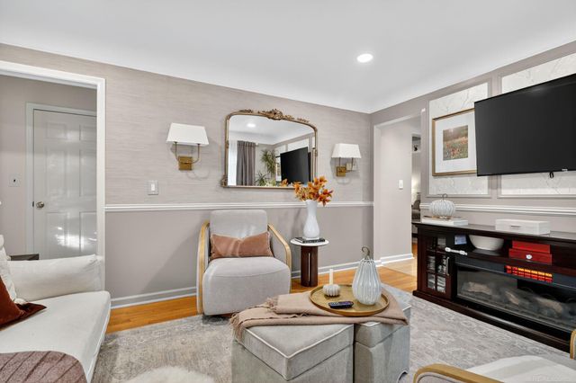 627 S Rembrandt Avenue, Royal Oak, MI 48067