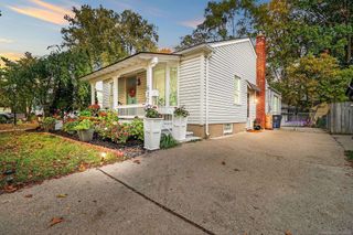 627 S Rembrandt Avenue, Royal Oak, MI 48067