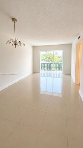 4001 Hillcrest Dr 614, Hollywood, FL 33021