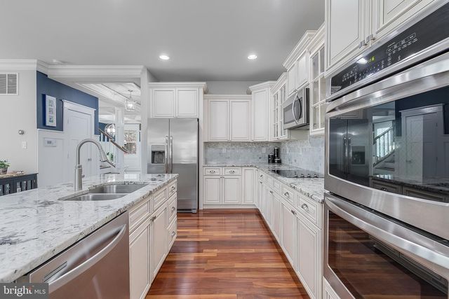 606 BARTON ST, Arlington, VA 22204