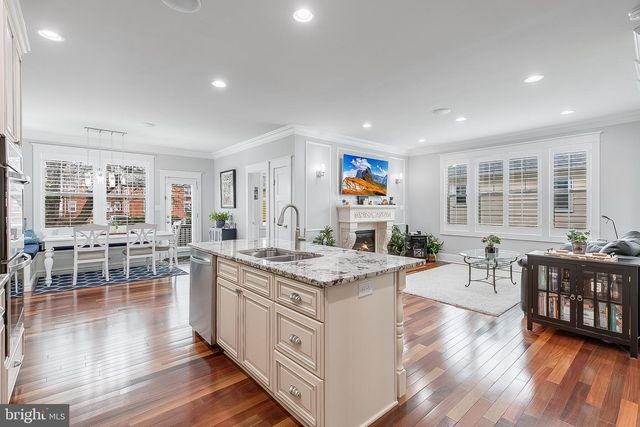606 BARTON ST, Arlington, VA 22204
