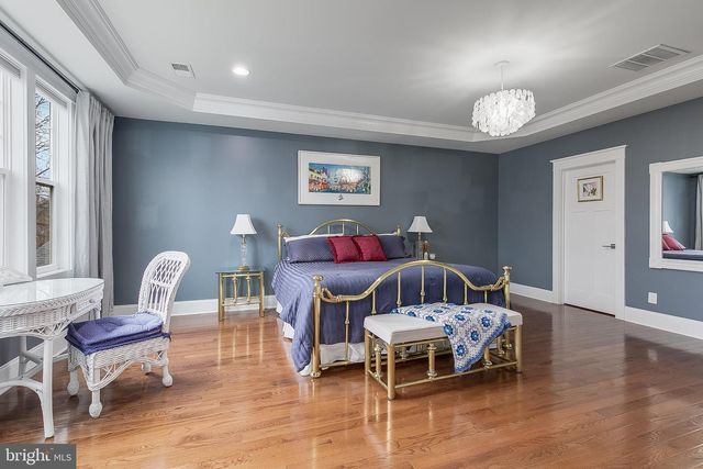 606 BARTON ST, Arlington, VA 22204