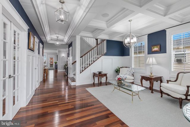 606 BARTON ST, Arlington, VA 22204