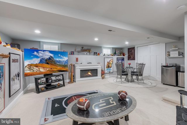 606 BARTON ST, Arlington, VA 22204