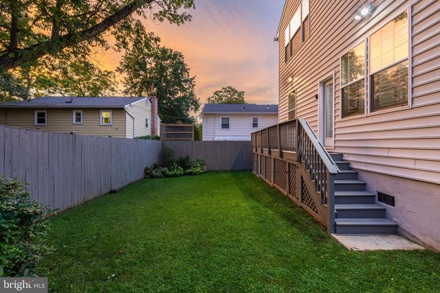 606 BARTON ST, Arlington, VA 22204