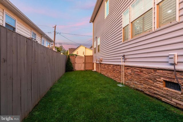 606 BARTON ST, Arlington, VA 22204