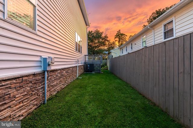 606 BARTON ST, Arlington, VA 22204
