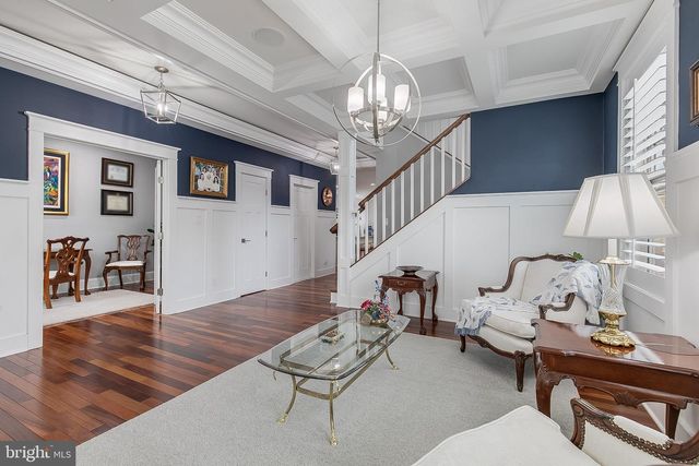 606 BARTON ST, Arlington, VA 22204