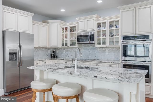 606 BARTON ST, Arlington, VA 22204