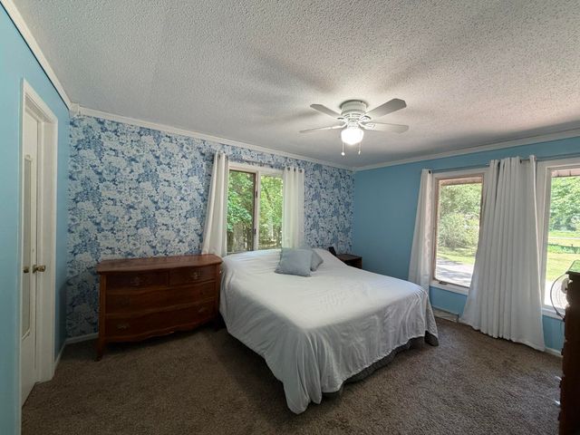 9051 Algoma Avenue NE, Rockford, MI 49341