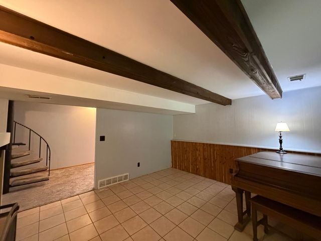 9051 Algoma Avenue NE, Rockford, MI 49341