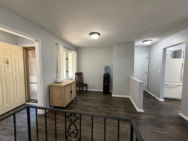 9051 Algoma Avenue NE, Rockford, MI 49341