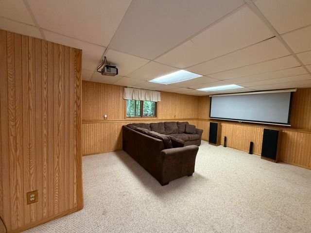 9051 Algoma Avenue NE, Rockford, MI 49341