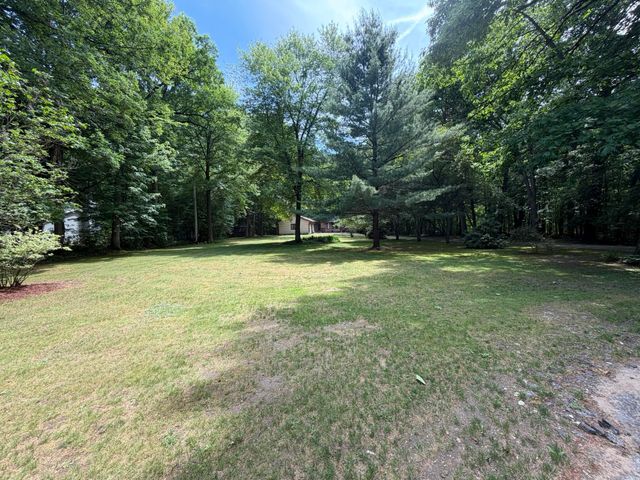 9051 Algoma Avenue NE, Rockford, MI 49341