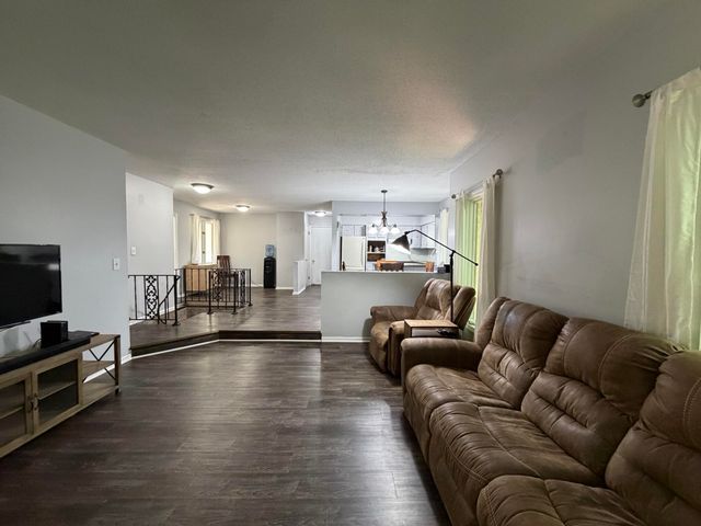 9051 Algoma Avenue NE, Rockford, MI 49341