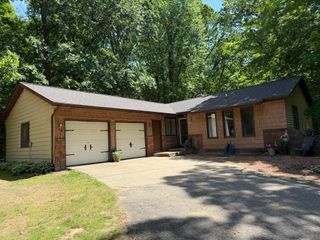 9051 Algoma Avenue NE, Rockford, MI 49341