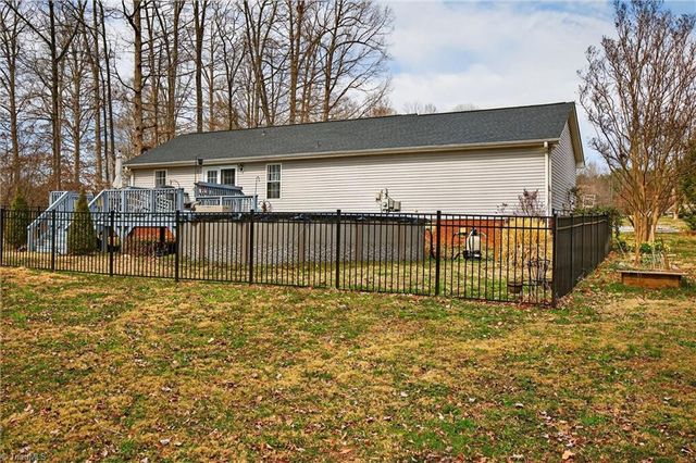 368 Fox Creek Lane, Lexington, NC 27292