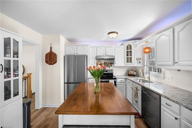 6055 Farrior Drive, Clemmons, NC 27012