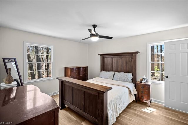 6055 Farrior Drive, Clemmons, NC 27012