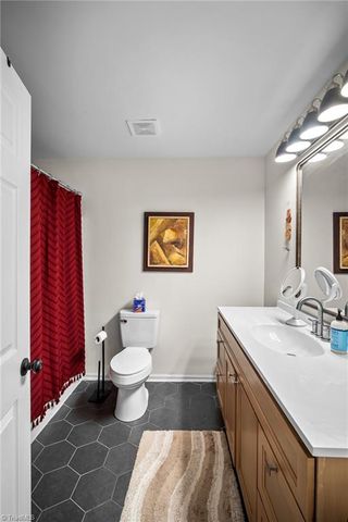 6055 Farrior Drive, Clemmons, NC 27012