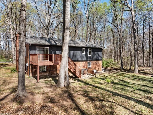 6055 Farrior Drive, Clemmons, NC 27012