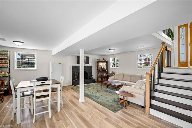 6055 Farrior Drive, Clemmons, NC 27012