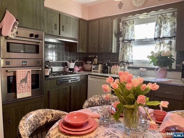 52 Otoole Street, Westwood, NJ 07675