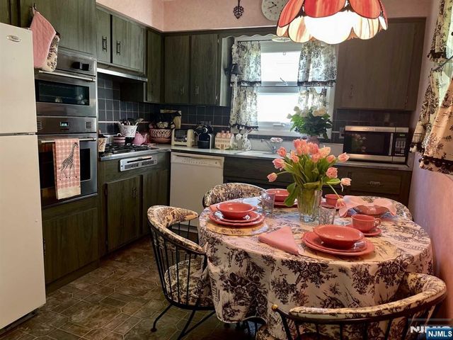 52 Otoole Street, Westwood, NJ 07675