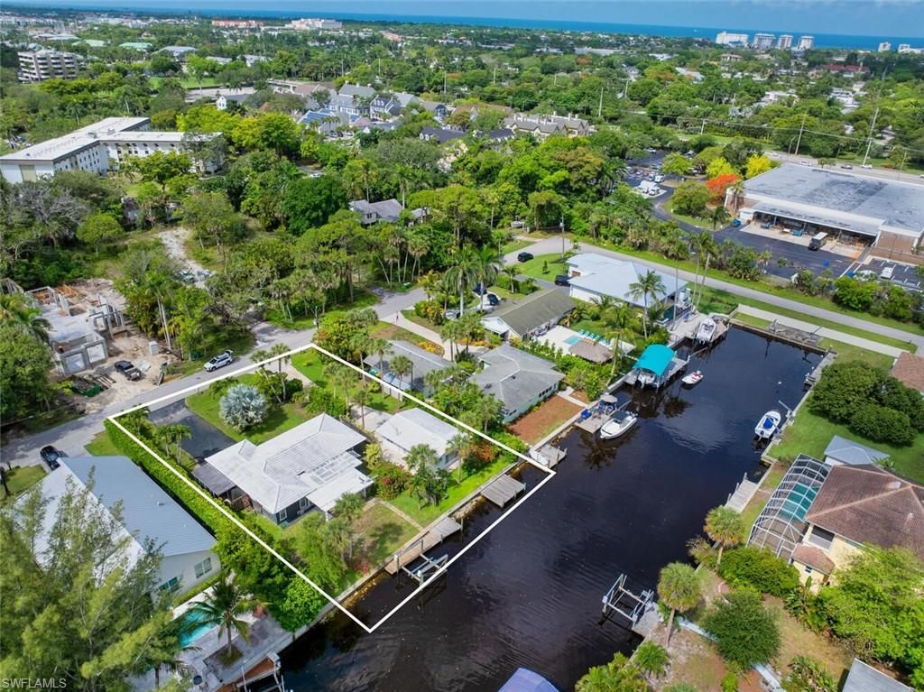 1483 Bembury DR, NAPLES, FL 34102 — photo 2