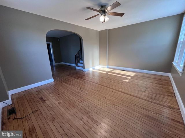 317 MCKINLEY ST E, Chambersburg, PA 17201