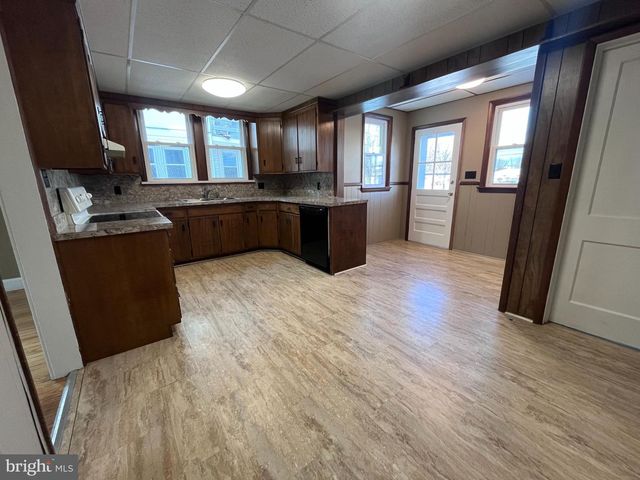 317 MCKINLEY ST E, Chambersburg, PA 17201