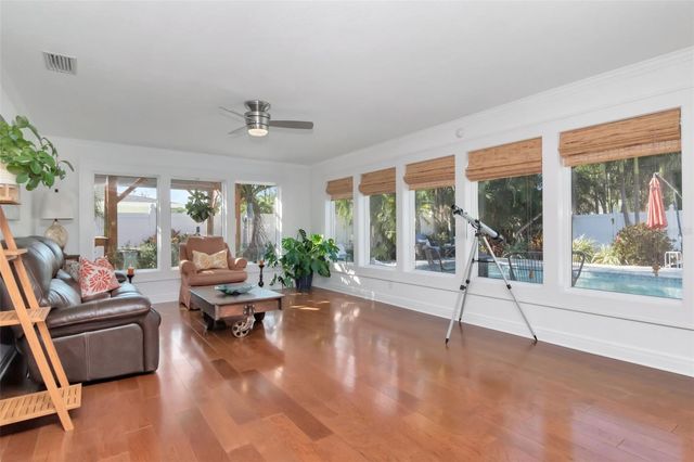 3991 38TH WAY S, St Petersburg, FL 33711