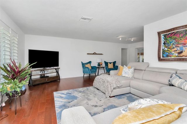 3991 38TH WAY S, St Petersburg, FL 33711