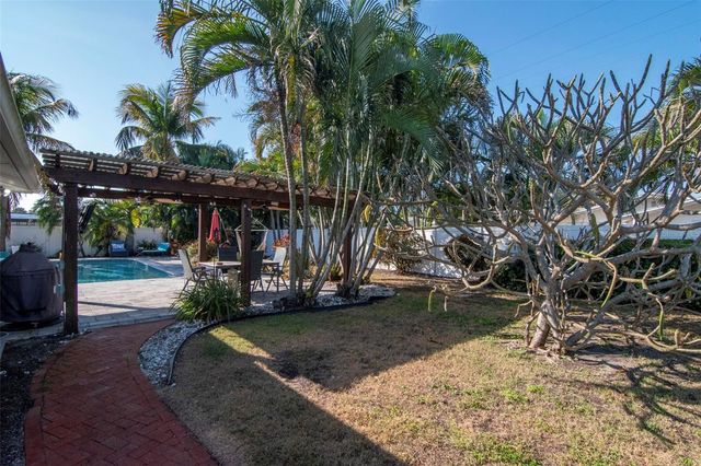 3991 38TH WAY S, St Petersburg, FL 33711