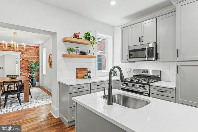 656 WALNUT ST, Columbia, PA 17512