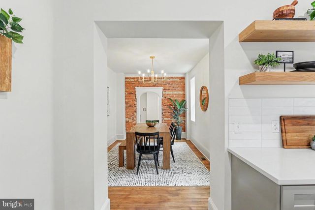 656 WALNUT ST, Columbia, PA 17512