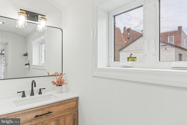 656 WALNUT ST, Columbia, PA 17512
